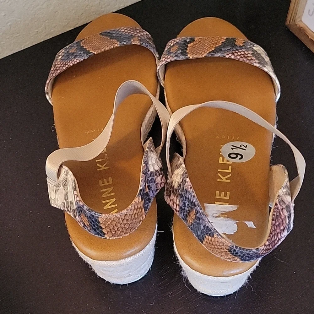 Anne Klein Flex Sandals Size 9.5